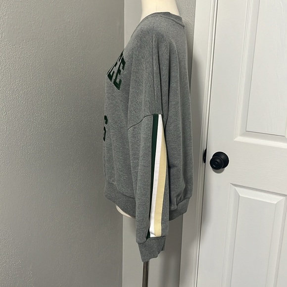 NBA Touch Stadium by Alyssa Milano Milwaukee Bucks Crewneck Slouchy Sweatshirt - Picture 4 of 15